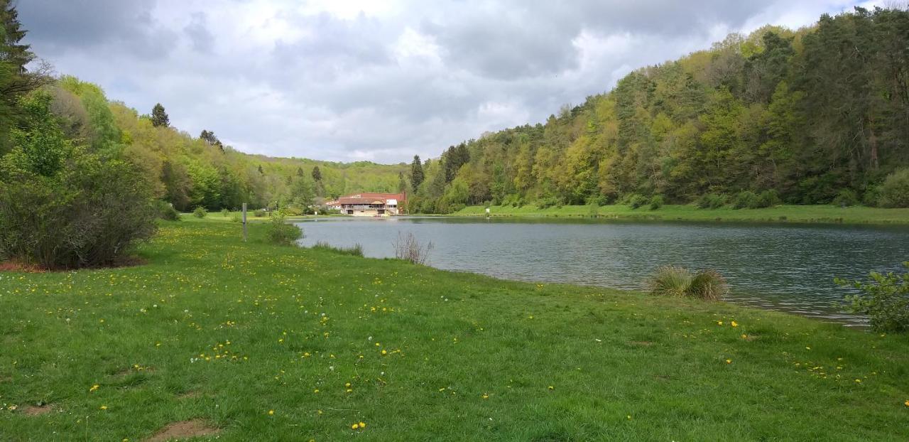 Bungalows Du Lac De Rabais Виртон Экстерьер фото